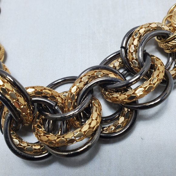 Bijou Two tone link chain necklace gold and hematite - Picture 4 of 5